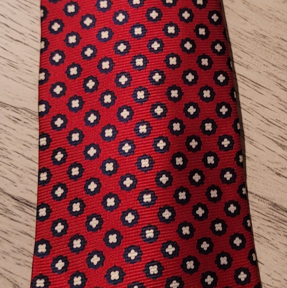 Roundtree & Yorke Silk Tie🌟Dont forget to bundle another Tie🌟